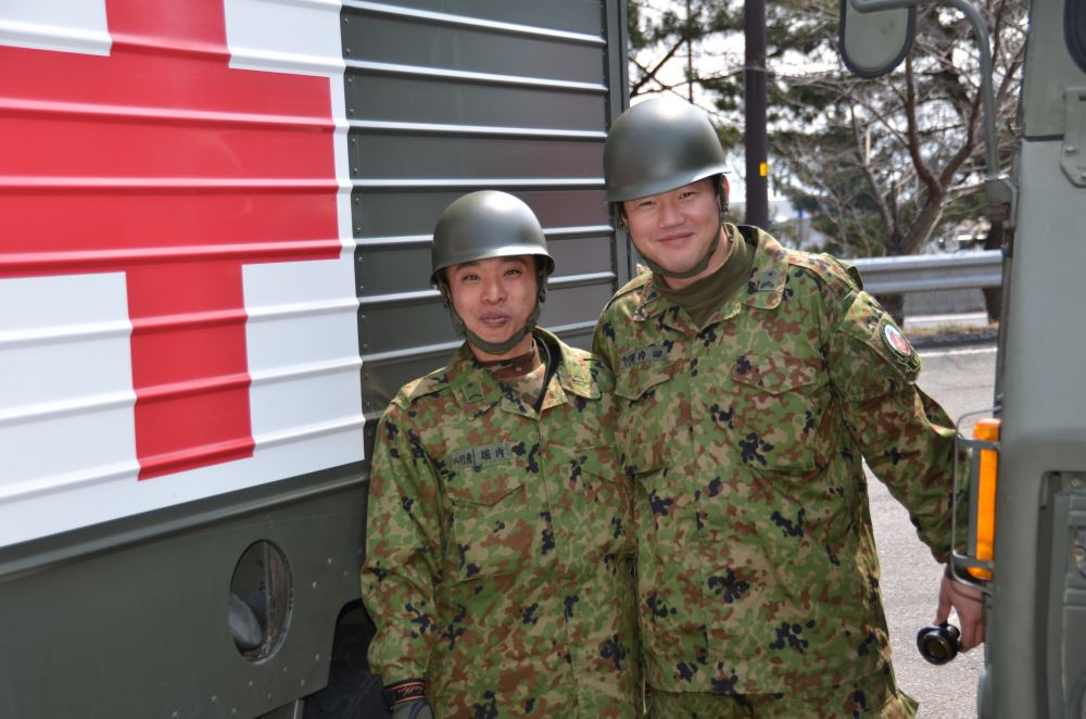 3-Japanese-weermaglede-paraat-met-eerstehulp